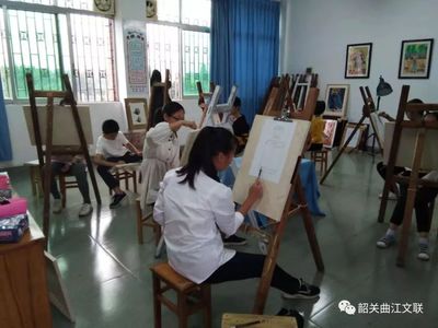 筆墨潤(rùn)曲江，藝術(shù)暖民心——記許院明先生“文藝家藝術(shù)教育下基層”曲江之行